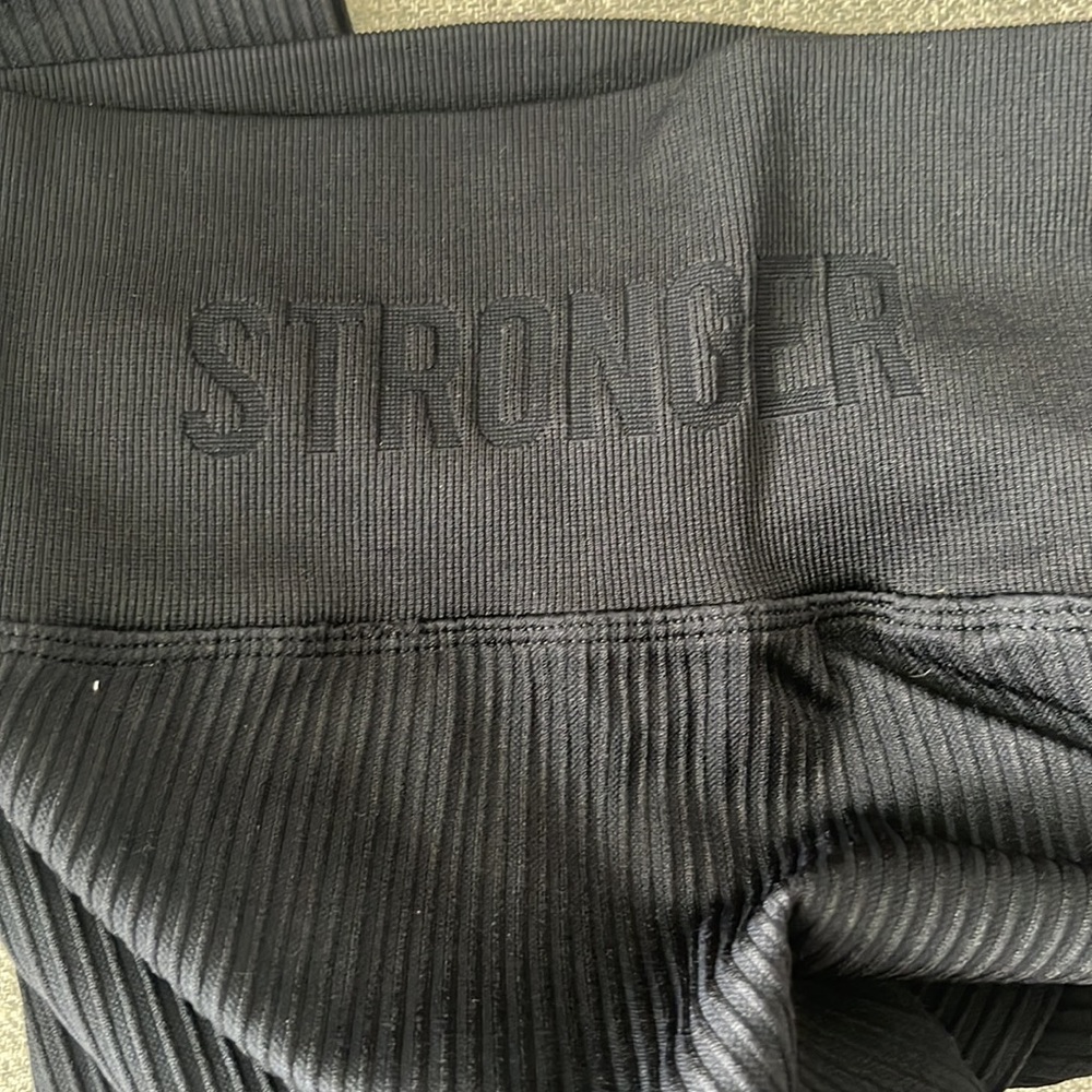 STRONGER Rib Seamless Tights - Picture 3 of 4